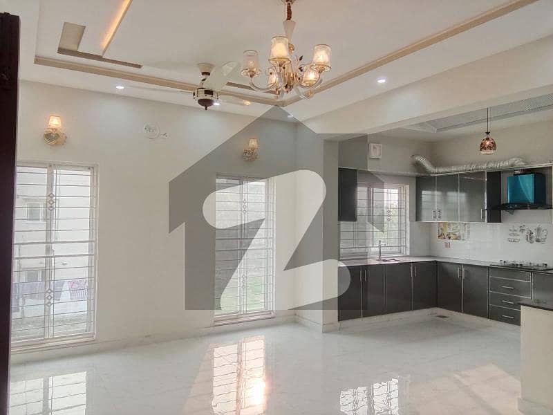 3 BEDS BRAND NEW 8 MARLA UPPER PORTION FOR RENT LOCATED IN BAHRIA ORCHARD LAHORE