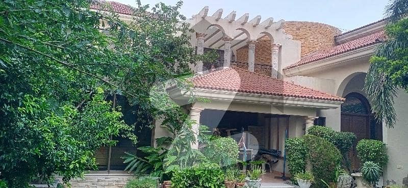 2 Kanal Stylish Bungalow Available For Sale