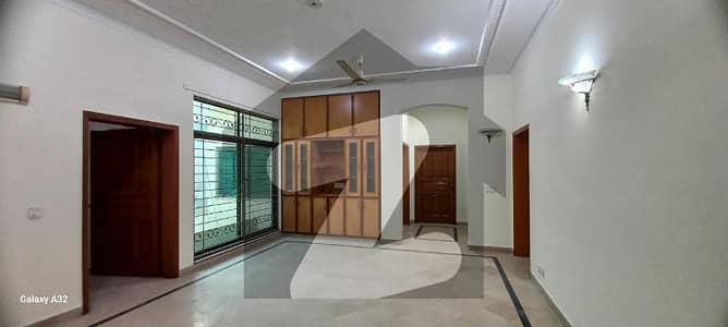 Lower Portion Locked - 1 Kanal Upper Portion On Top Location For Rent In DHA Phase 3 Lahore