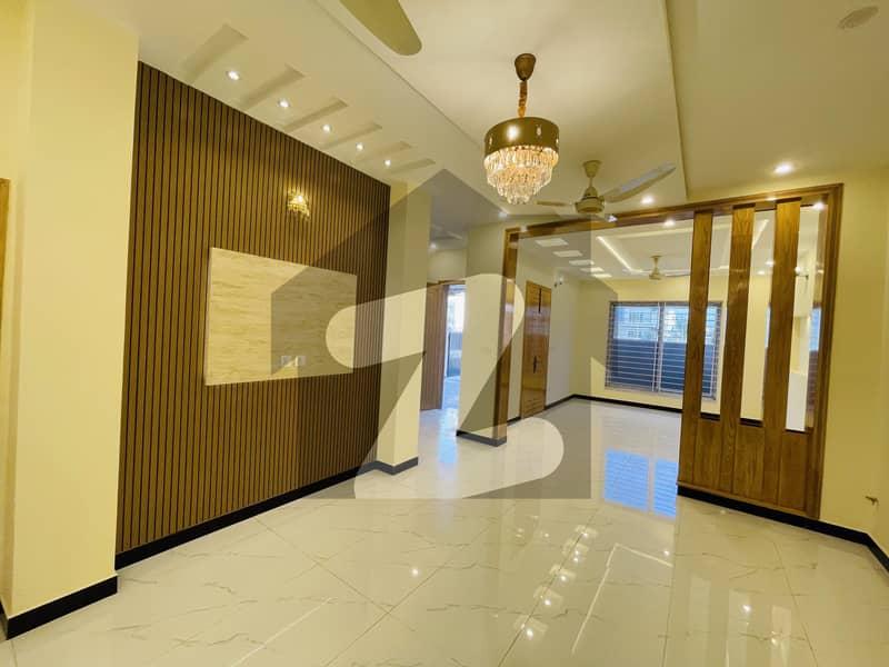 گلبرگ ریزیڈنشیا گلبرگ,اسلام آباد میں 4 کمروں کا 7 مرلہ مکان 4.0 کروڑ میں برائے فروخت۔
