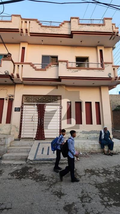 باگڑیاں لاہور میں 4 کمروں کا 4 مرلہ مکان 1.3 کروڑ میں برائے فروخت۔