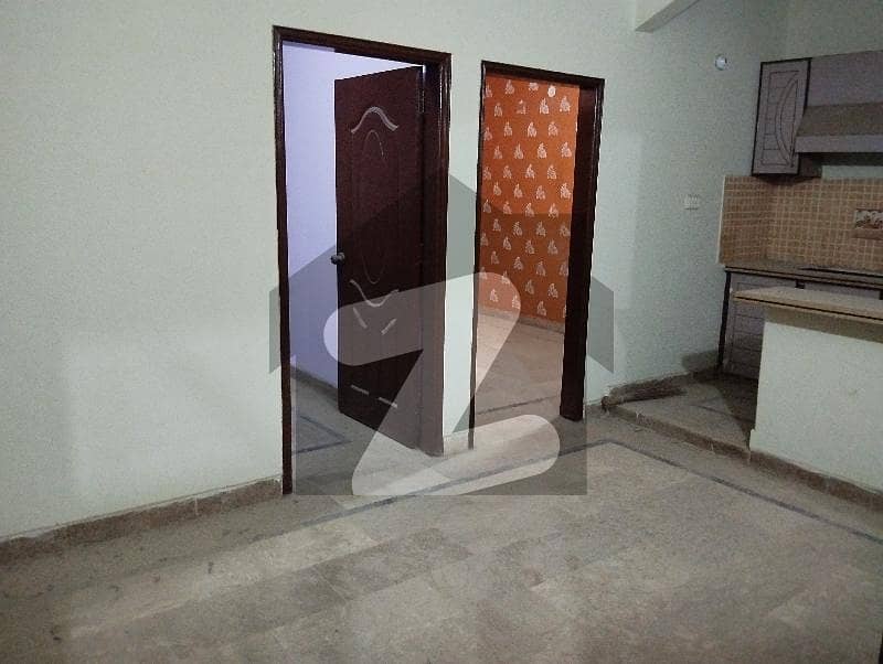 ناظم آباد - بلاک 5ڈی ناظم آباد,کراچی میں 2 کمروں کا 3 مرلہ بالائی پورشن 60.0 لاکھ میں برائے فروخت۔