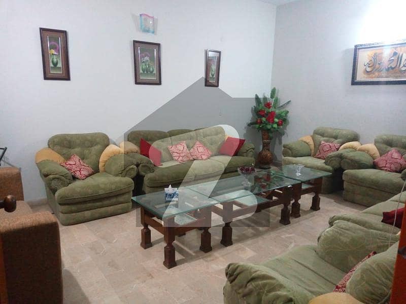 شاہ فیصل ٹاؤن کراچی میں 6 کمروں کا 9 مرلہ مکان 3.5 کروڑ میں برائے فروخت۔