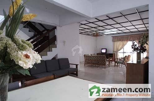 Bungalow on Arbab Road (near GulHaji plaza) Bungalow on Arbab Road (near GulHaji plaza)