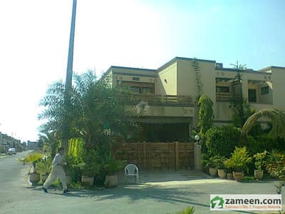 Beautiful 10 Marla Villa For Sale Beautiful 10 Marla Villa For Sale