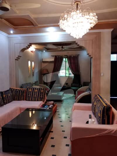 10 Marla Beautiful House Available For Sale In Wapda Town