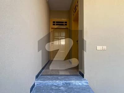 حیات آباد فیز 6 - ایف10 حیات آباد فیز 6,حیات آباد,پشاور میں 9 کمروں کا 10 مرلہ مکان 4.2 کروڑ میں برائے فروخت۔