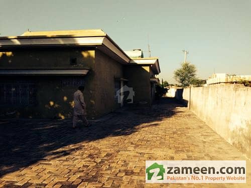Kallar Syedan - 7 Kanal 8 Marla Purpose Built House For Sale