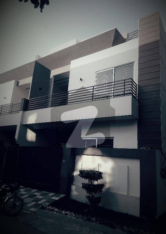 نشیمنِ اقبال فیز 2 نشیمنِ اقبال,لاہور میں 5 کمروں کا 5 مرلہ مکان 1.7 کروڑ میں برائے فروخت۔