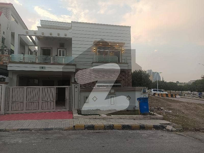 10 Marla House Available For Rent In Bahria Town 8