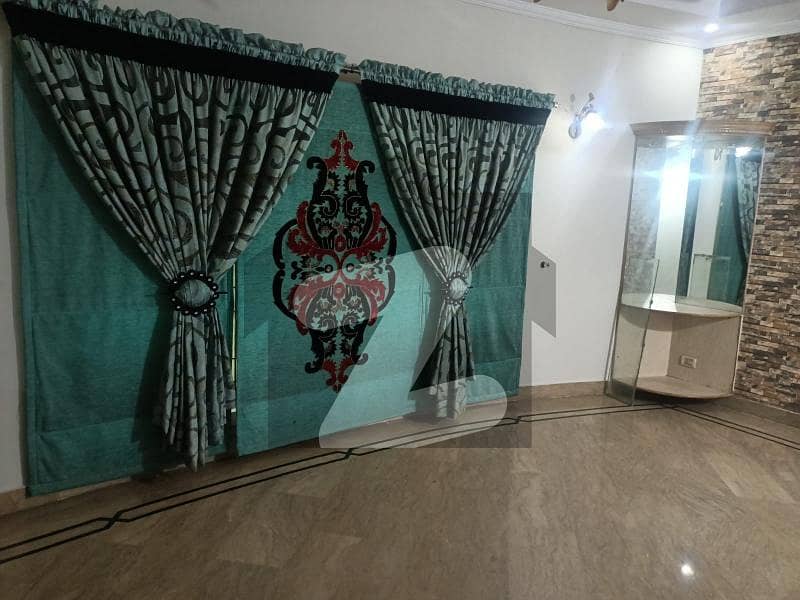 ڈی ایچ اے فیز 2 ڈیفنس (ڈی ایچ اے),لاہور میں 5 کمروں کا 1 کنال مکان 2.5 لاکھ میں کرایہ پر دستیاب ہے۔