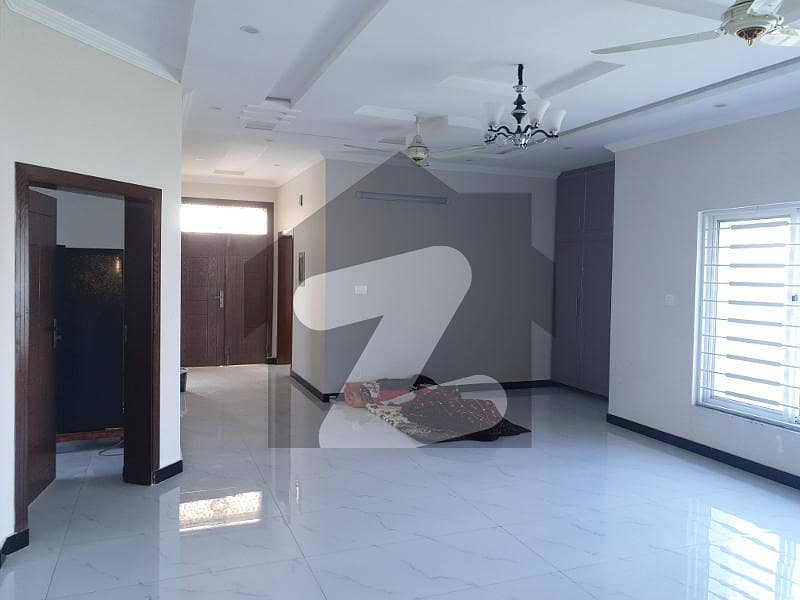 7 Marla Beautiful House For Rent in Reasonable Price 7 Marla Beautiful House For Rent in Reasonable Price