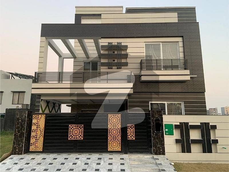 Beautiful 8 Marla House For Sale In D Block, Bahria Orchard Lahore.