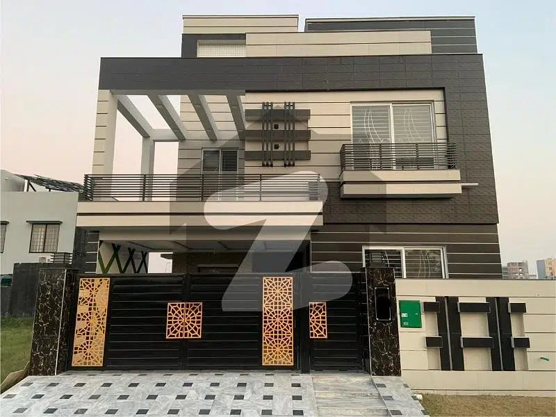 Beautiful 8 Marla House For Sale In D Block, Bahria Orchard Lahore.