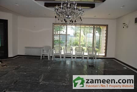 Corner house facing park bungalow in Z block, Defence, brand new, for sale