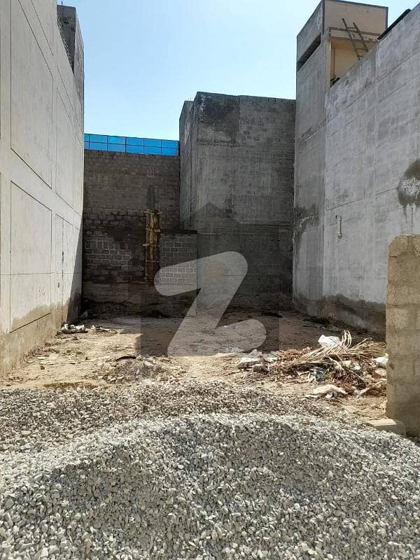 LEASED PLOT 150 SQ YARD WITH ALL AMENITIES IN GULISTAN E JAUHAR BLOCK 9