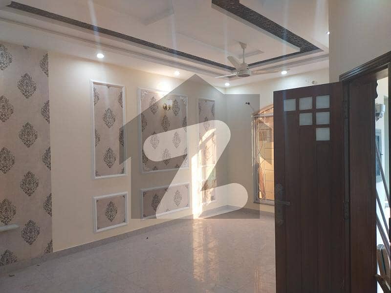 ویلینشیاء ۔ بلاک ایف ویلینشیاء ہاؤسنگ سوسائٹی,لاہور میں 3 کمروں کا 1 کنال بالائی پورشن 1.0 لاکھ میں کرایہ پر دستیاب ہے۔