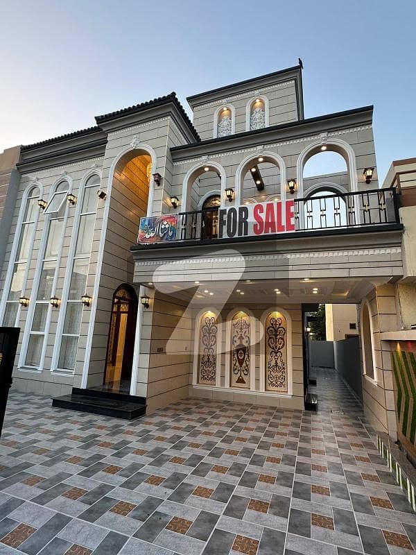 10 marla brand new uper portion lower lock luxury House for rent in bahria town Lahore 75k demand