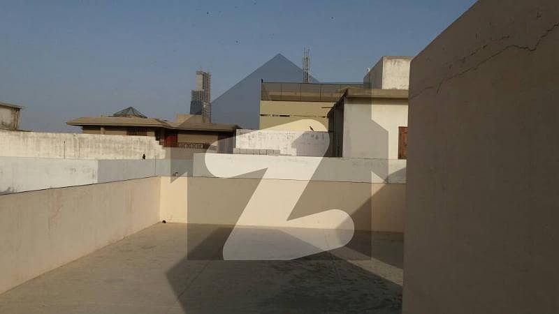 کلفٹن ۔ بلاک 2 کلفٹن,کراچی میں 4 کمروں کا 9 مرلہ مکان 5.5 کروڑ میں برائے فروخت۔
