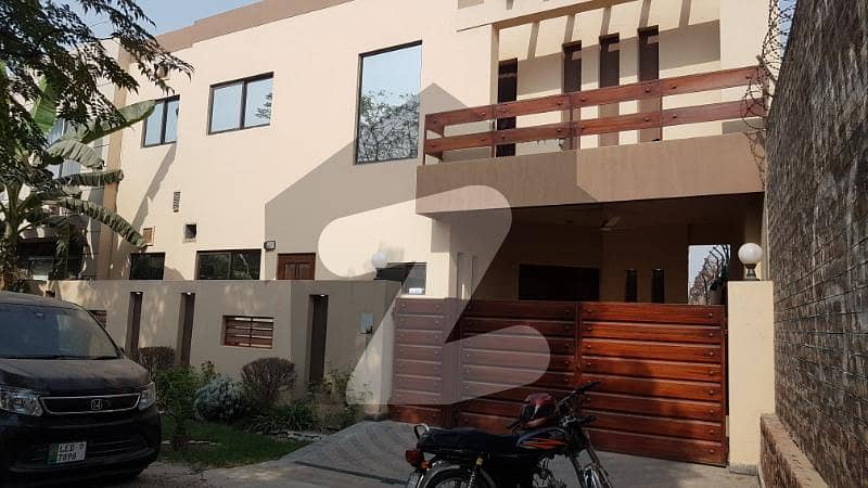 ڈی ایچ اے فیز 4 - بلاک ڈبل جے فیز 4,ڈیفنس (ڈی ایچ اے),لاہور میں 3 کمروں کا 6 مرلہ مکان 2.9 کروڑ میں برائے فروخت۔