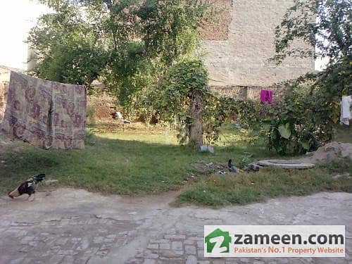 Shops And Residential 1 Kanal House For Sale