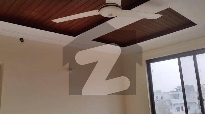 3 bed flat for sale in F-15/1 Islamabad