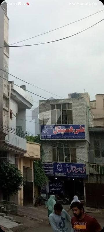 سلطان ٹاؤن لاہور میں 9 کمروں کا 5 مرلہ مکان 2.3 کروڑ میں برائے فروخت۔