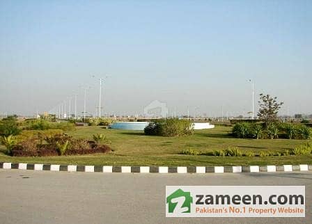 Dha Phase 7 Block Z1 - Iconic 1 Kanal Plot 730 For Sale