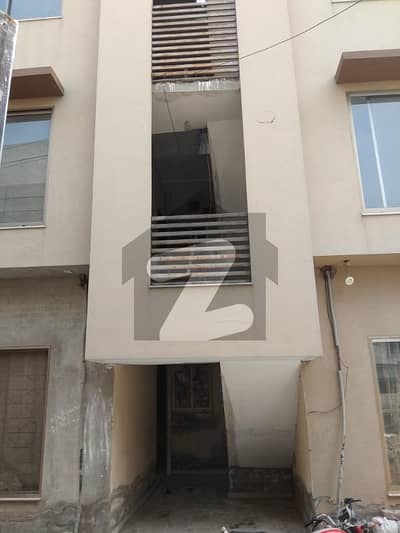 11 Marla Triple Story 12 Flats Building for Sale