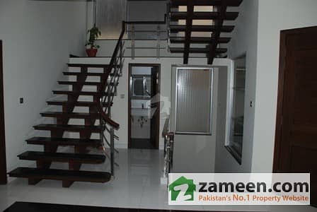 DHA - 10 Marla 1 Year Old Bungalow For Sale In Phase 4, Block EE