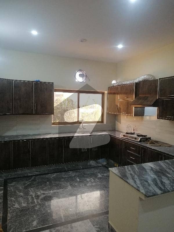 12 Marla Upper Portion 3beds Attached Bath Room TV Lounge Kitchen Store Marble Floor Separate Entrance