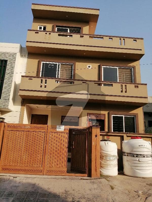 25x40 Ground Portion For Rent In G13 At Best Location