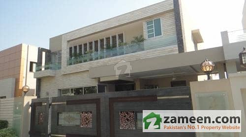 Abeera's 1 Kanal Mazhar Munir Only 1 Executive Palace