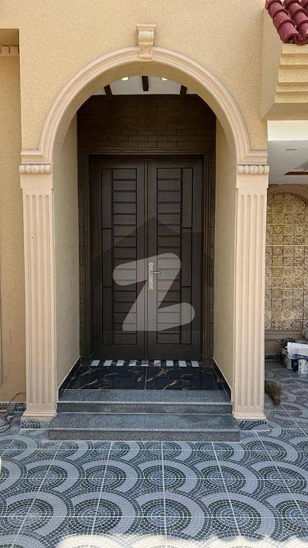 10 MARLA BRAND NEW HOUSE FOR SALE BLOCK D BAHRIA ORCHARD LAHORE NEAR SCHOOL PARK MASJID AND SUPER MARKET