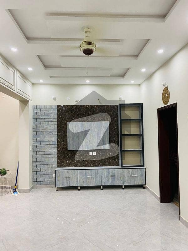 ڈریم گارڈنز ڈیفینس روڈ,لاہور میں 4 کمروں کا 5 مرلہ مکان 2.3 کروڑ میں برائے فروخت۔