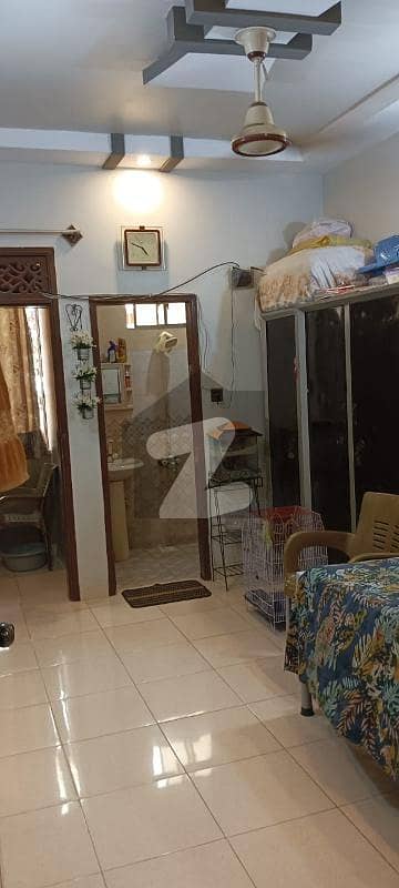 ناظم آباد - بلاک 5سی ناظم آباد,کراچی میں 2 کمروں کا 3 مرلہ بالائی پورشن 65.0 لاکھ میں برائے فروخت۔