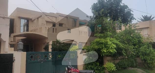 ایڈن ایوینیو ایڈن,لاہور میں 3 کمروں کا 10 مرلہ مکان 3.25 کروڑ میں برائے فروخت۔