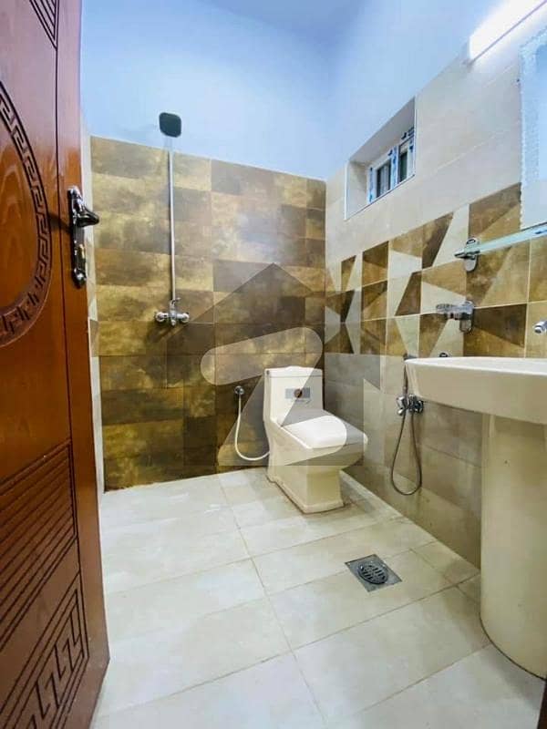 House for sale 240gaz west open 6 bed dd GulshaneIqbal Block 5