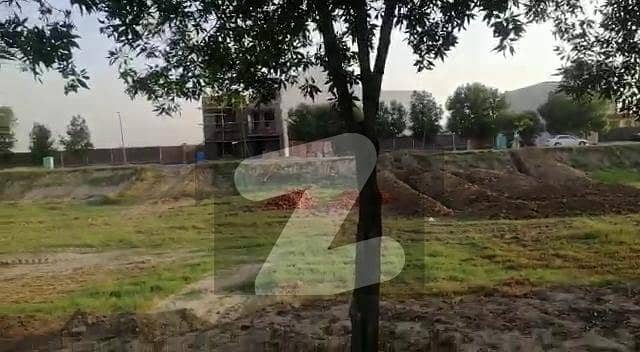 8 Marla Plot in Bahria Town Lahore, Best Possible Price in Johar Block