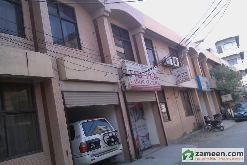 7 Flats Top Location on Jail Road 27 Marla Building Near Race Course Park For Sale 7 Flats Top Location on Jail Road 27 Marla Building Near Race Course Park For Sale