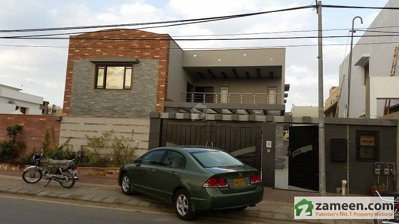 1000 Sq. yard Bungalow For Sale In DHA Phase 7