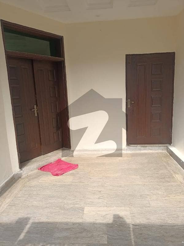 محافظ ٹاؤن فیز 2 محافظ ٹاؤن,لاہور میں 4 کمروں کا 5 مرلہ مکان 1.35 کروڑ میں برائے فروخت۔