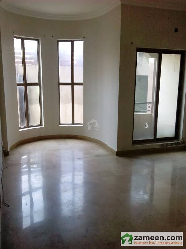 F-11 Markaz - Al-Safa Heights - 3 Bedroom Lower Ground Unfurnished Apartment For Sale