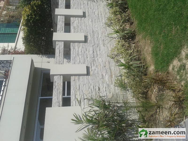 5 Marla Beautiful Location HoUSE wITH Basment In DHA Phase 5