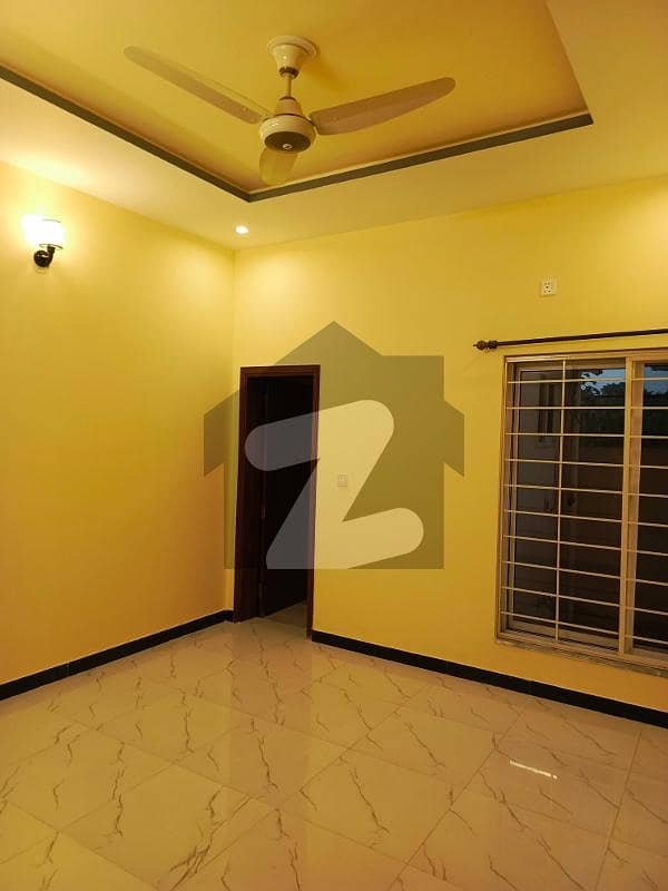CHAK SHEHZAD PARK ROAD 6 ROOMS DOUBLE STORY OFFICE/FAMILY 7M. 110000