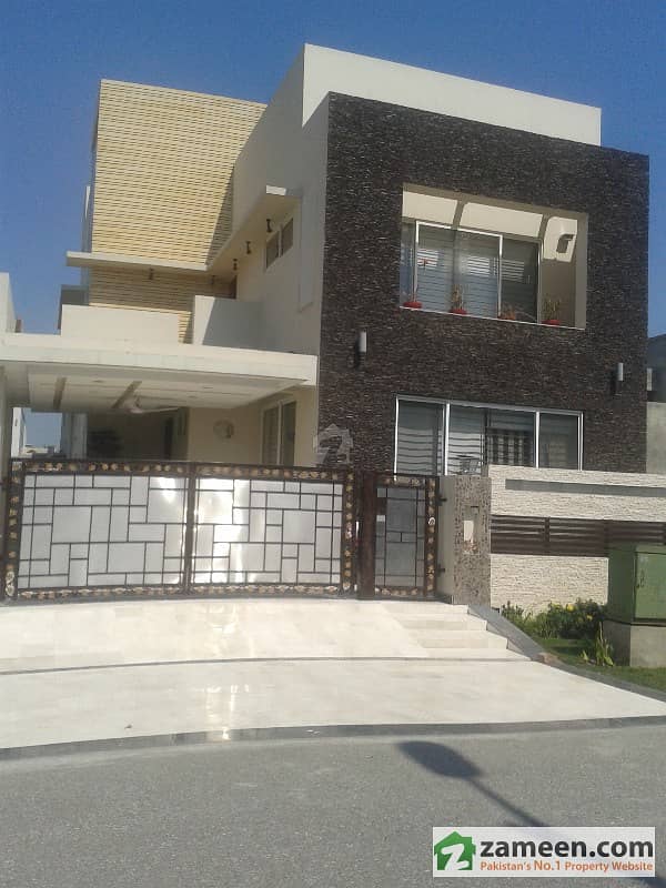 10 Marla Beautiful House With Basement Going Cheap In Dha Phase 5
