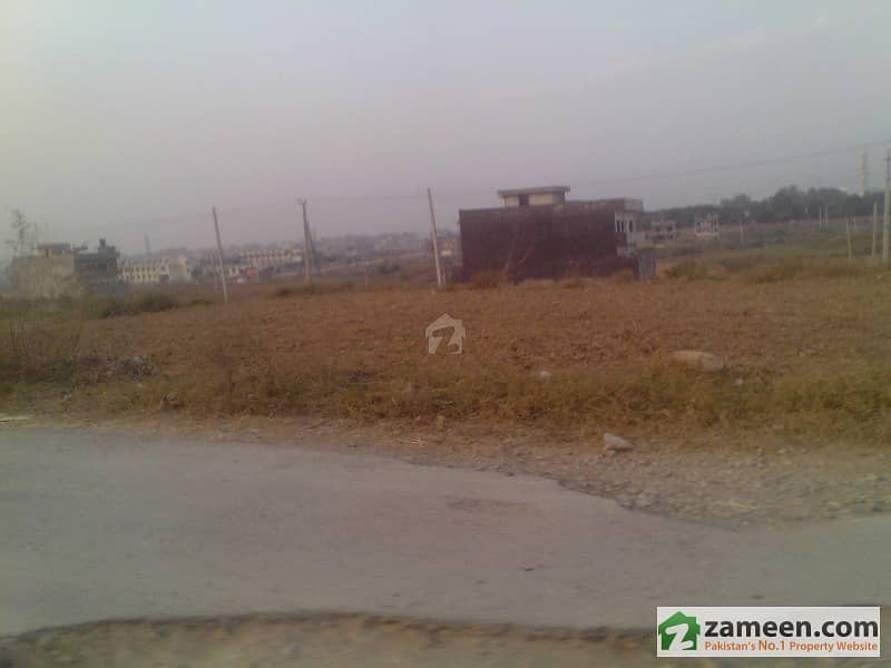 Margalla Facing Corner Plot available For Sale In I-14/1 On Ideal Location