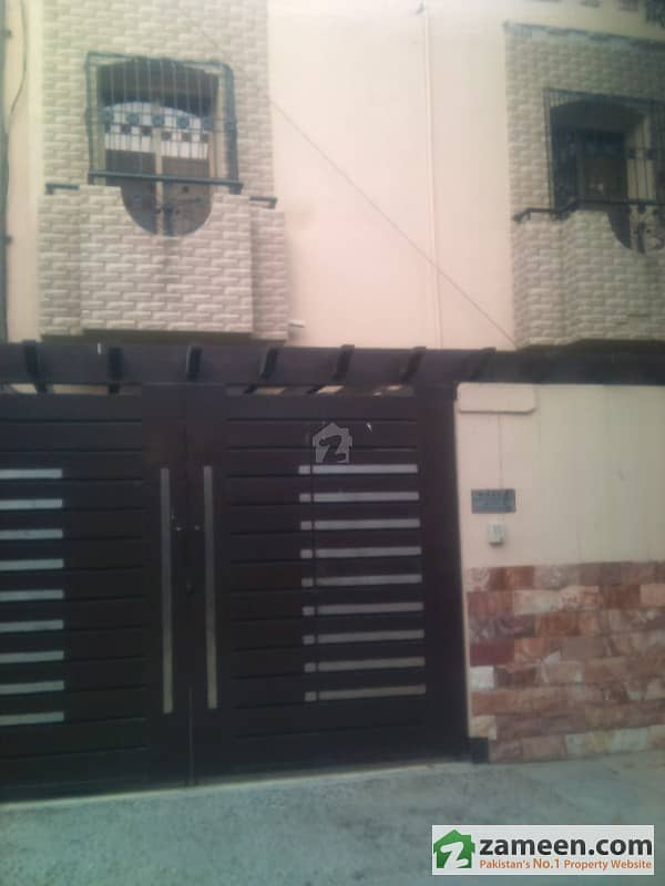 250 Yards Town House For Sale