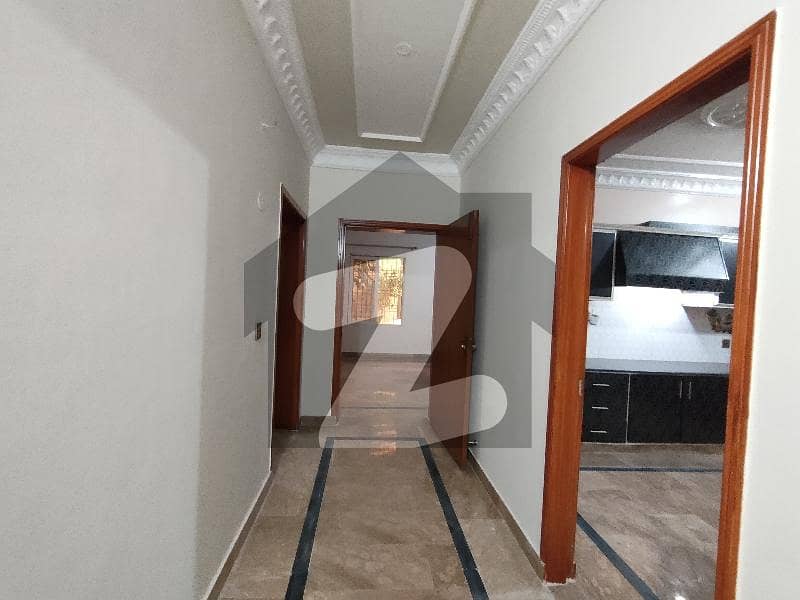 10 Marla 7 Bedroom Double Unit House Available For Sale