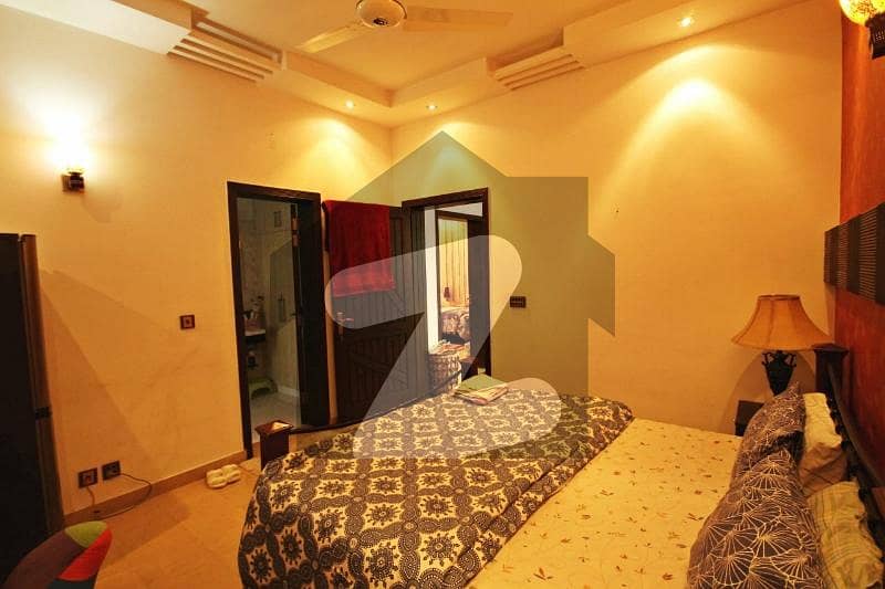 ڈی ایچ اے فیز 8 - بلاک ایف ڈی ایچ اے فیز 8,ڈیفنس (ڈی ایچ اے),لاہور میں 5 کمروں کا 2 کنال مکان 32.0 کروڑ میں برائے فروخت۔